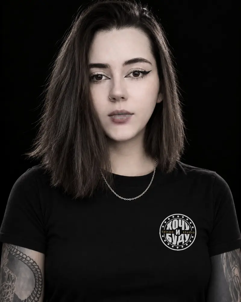 Milena, tattoo artist
